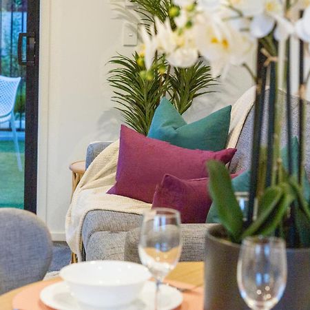 Urban Elegance - 2 Bed, 2 Bath In The Cbd Apartment Крайстчърч Екстериор снимка