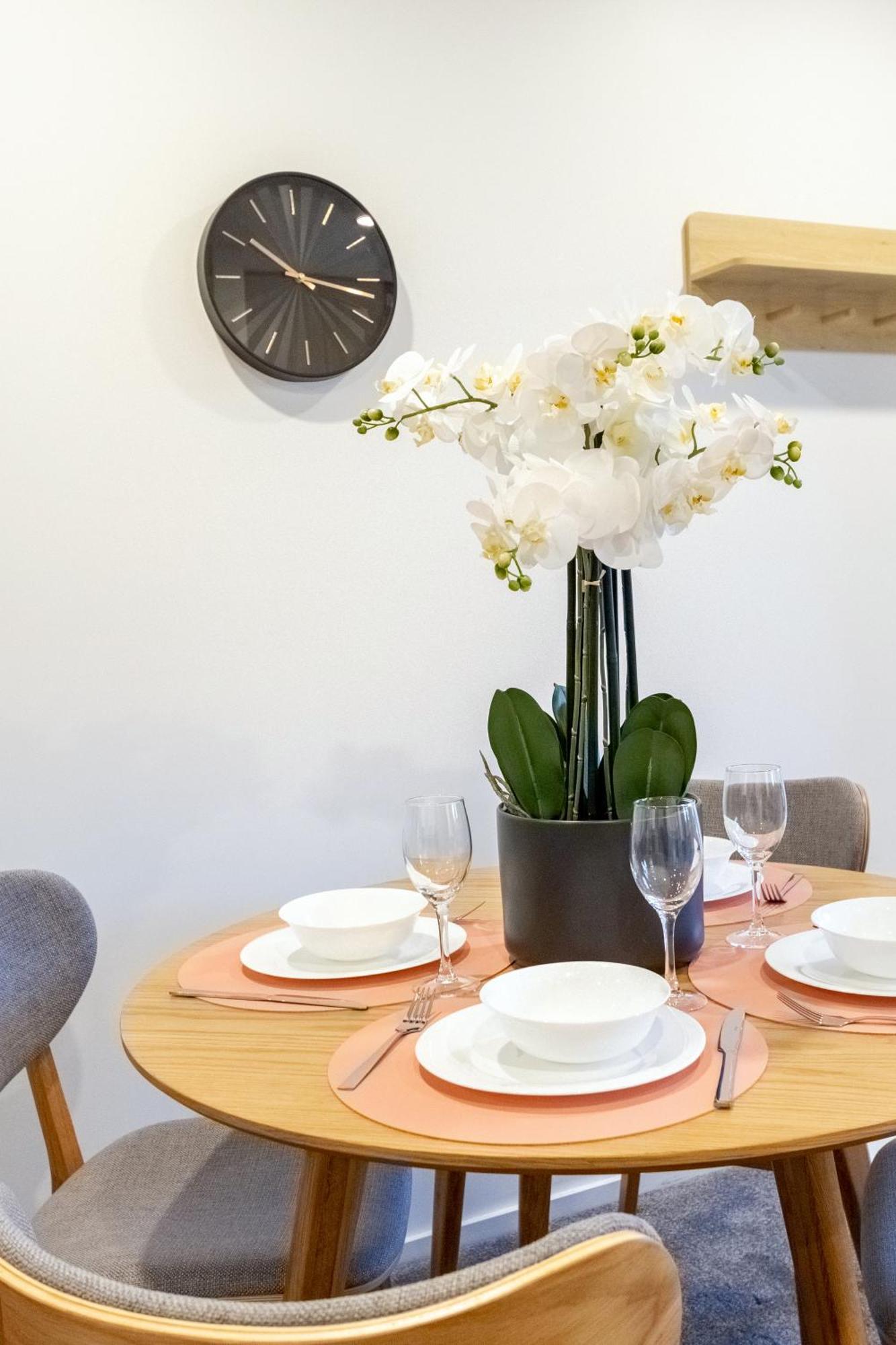 Urban Elegance - 2 Bed, 2 Bath In The Cbd Apartment Крайстчърч Екстериор снимка
