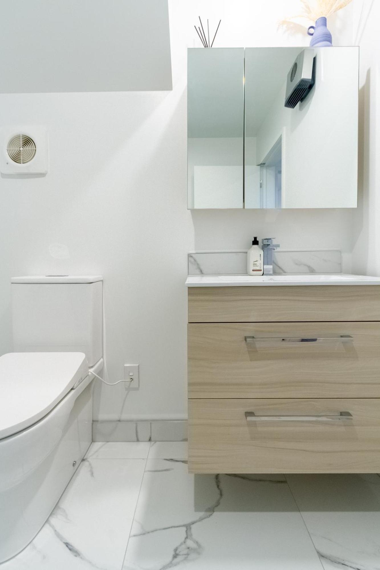 Urban Elegance - 2 Bed, 2 Bath In The Cbd Apartment Крайстчърч Екстериор снимка