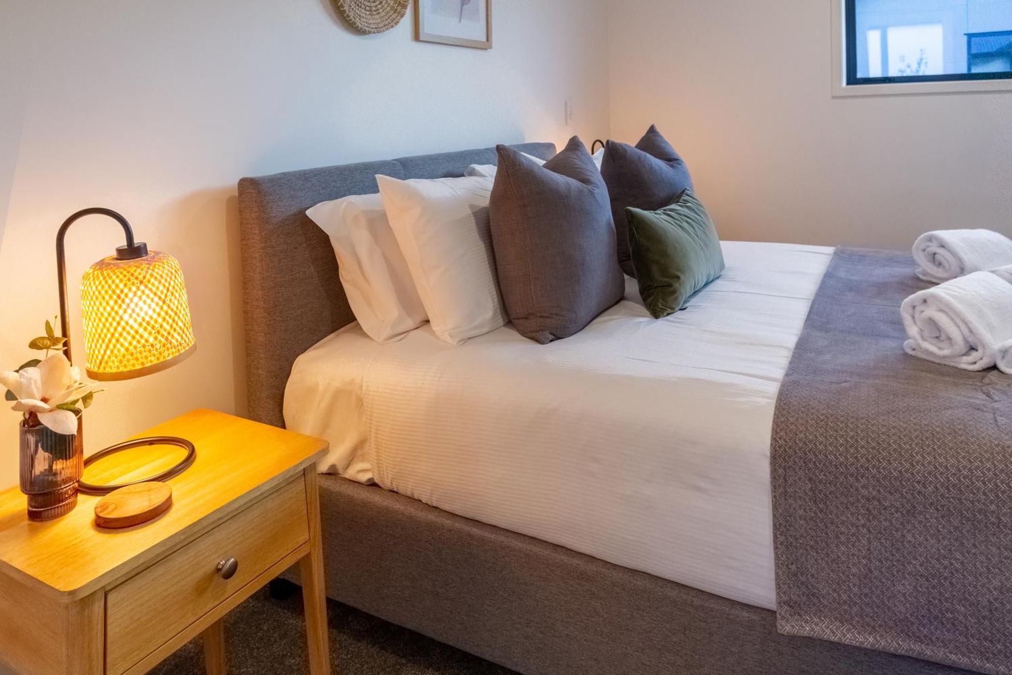 Urban Elegance - 2 Bed, 2 Bath In The Cbd Apartment Крайстчърч Екстериор снимка